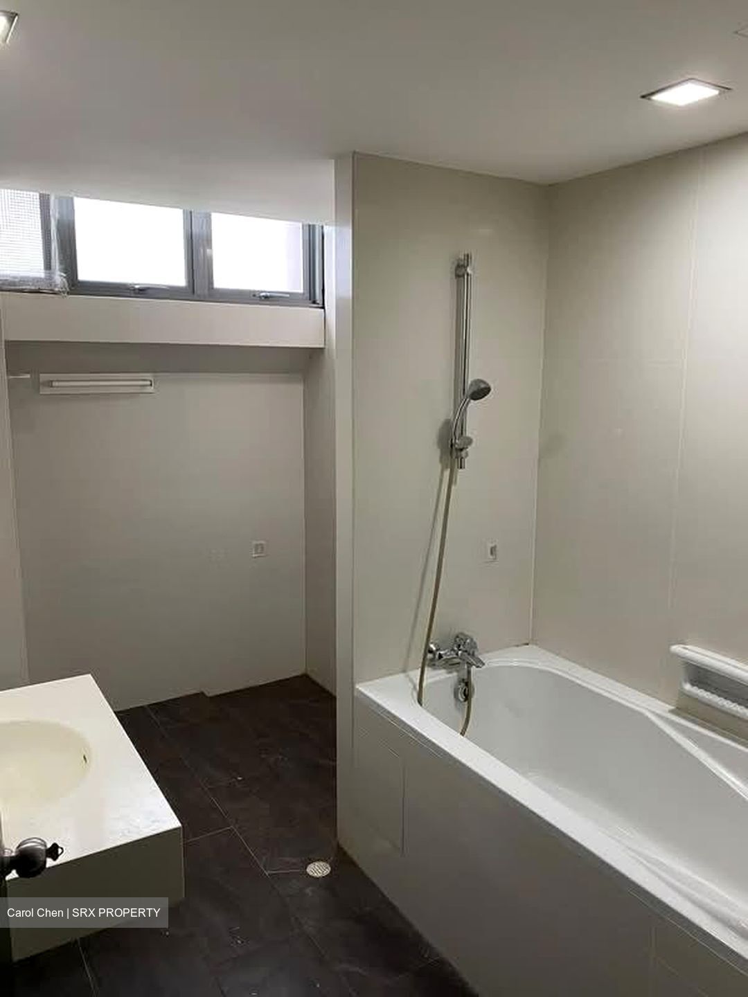 Emerald Apartments (D9), Apartment #590772271